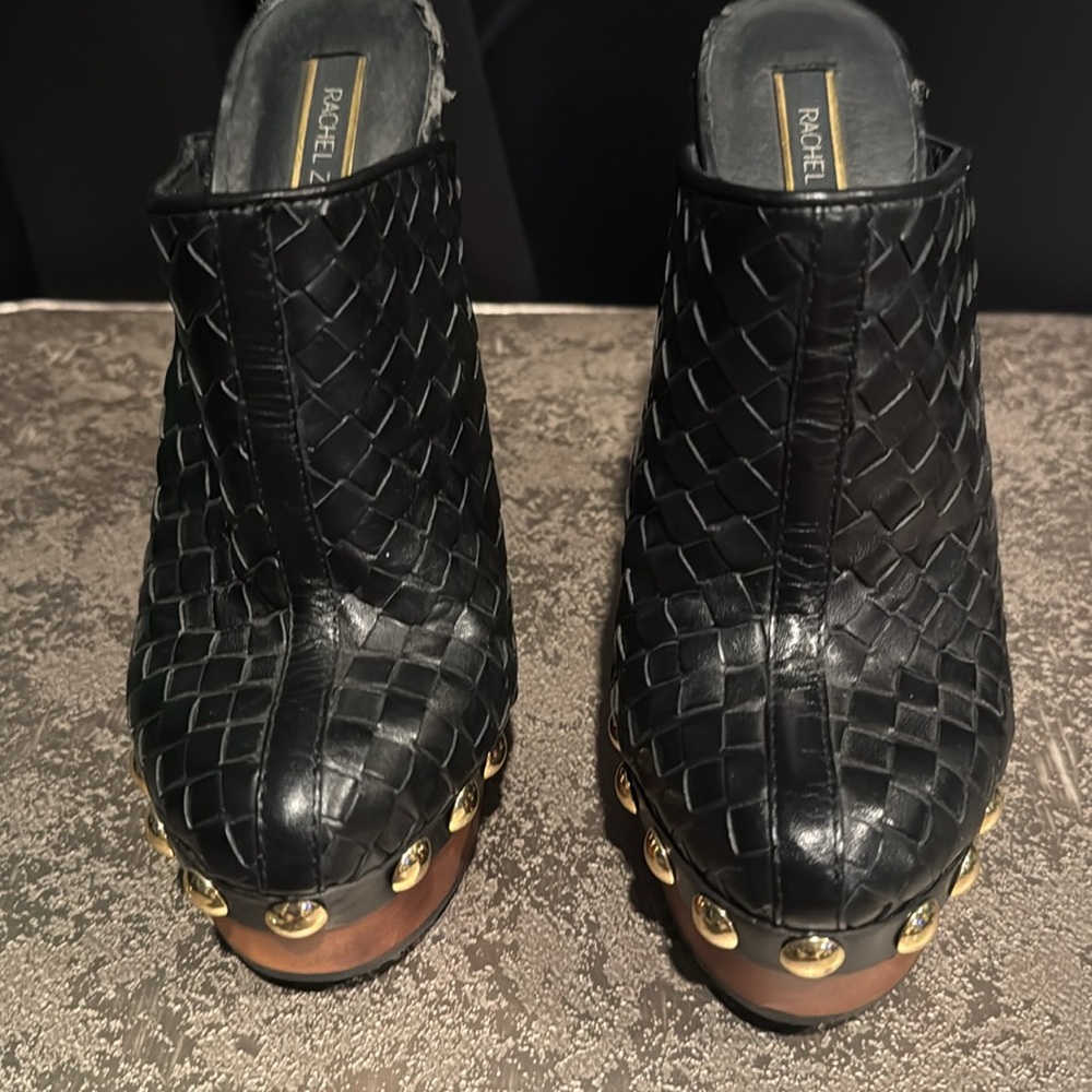 Woven leather high clogs - Picture 2 of 5